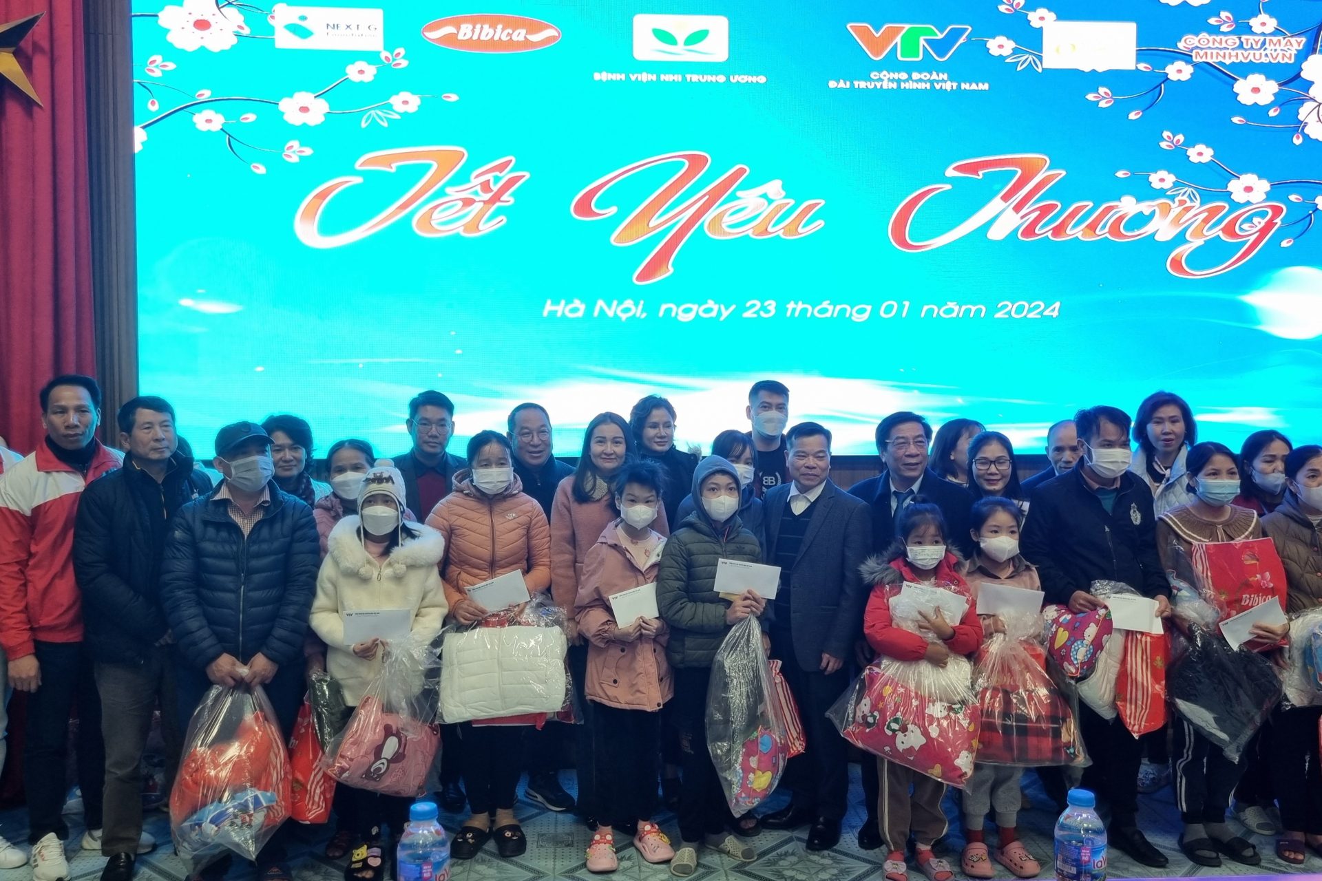 Quỹ Next-G cùng Đài truyền hình Việt Nam VTV trao quà tại Bệnh viện Nhi Trung Ương
